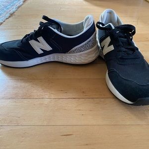 NEW BALANCE SNEAKERS